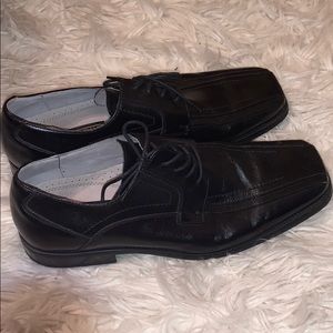 Men’s dress shoes